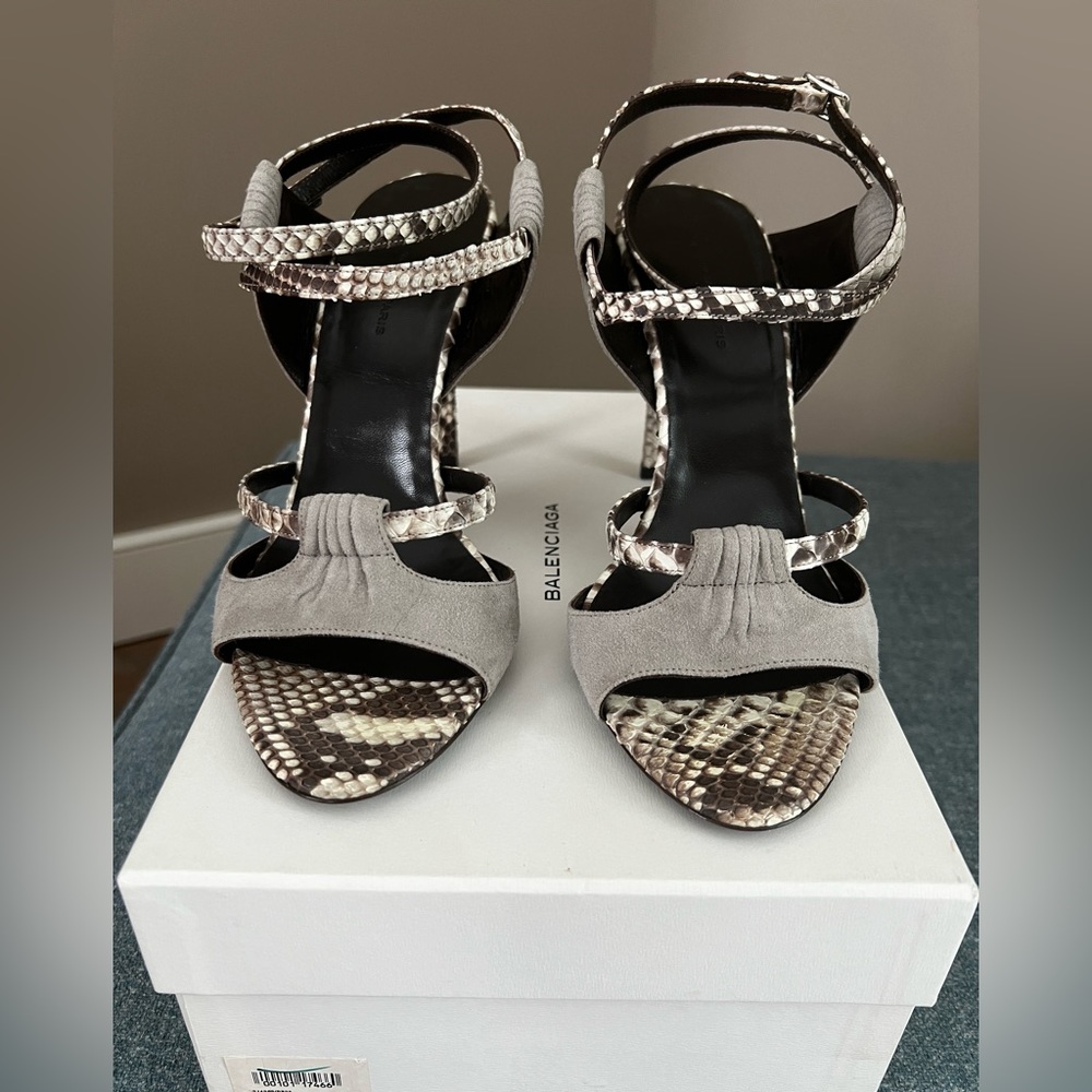 Gorgeous Balenciaga suede and snakeskin heels, size 39